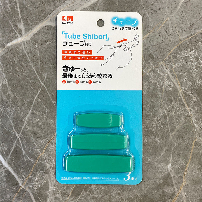 Km NO.1283 手動擠牙膏器 多用途擠壓夾 洗面奶化妝品擠壓器(3枚入)(顏色隨機)